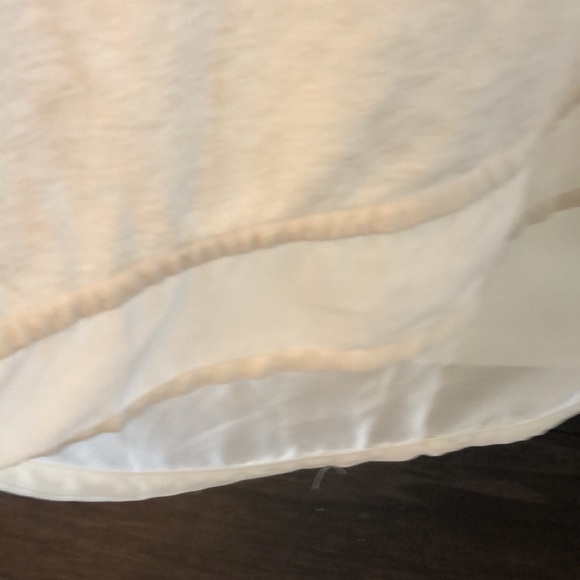 White tank with chiffon bottom and back - Picture 2 of 6